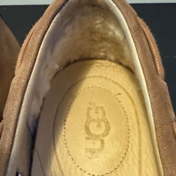Like New UGG Men\'s Chestnut Suede Loafer